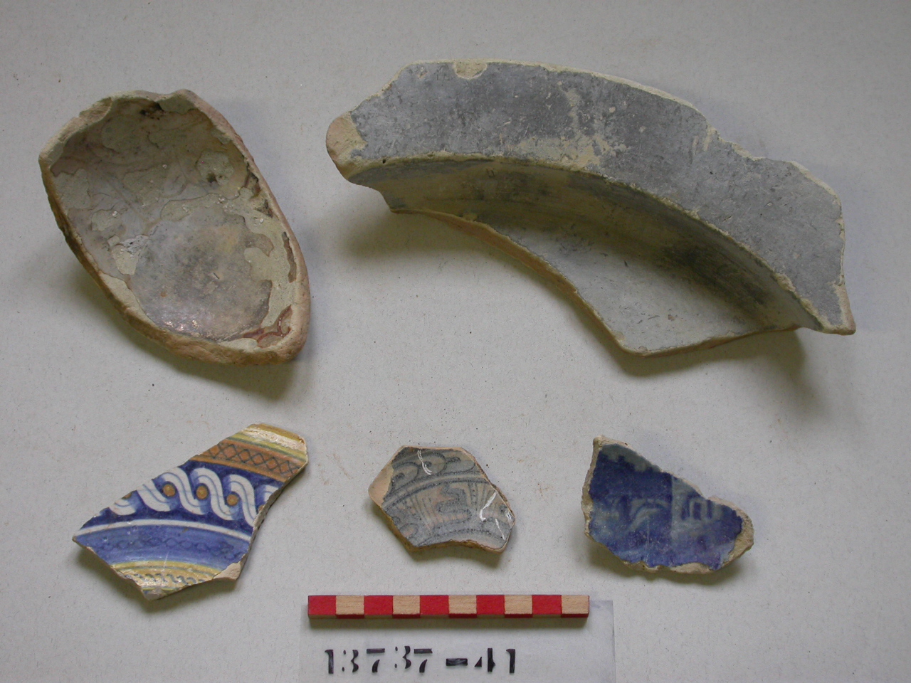 motivi decorativi geometrici (piatto, frammento) - produzione romagnola (secc. XV/ XVI)