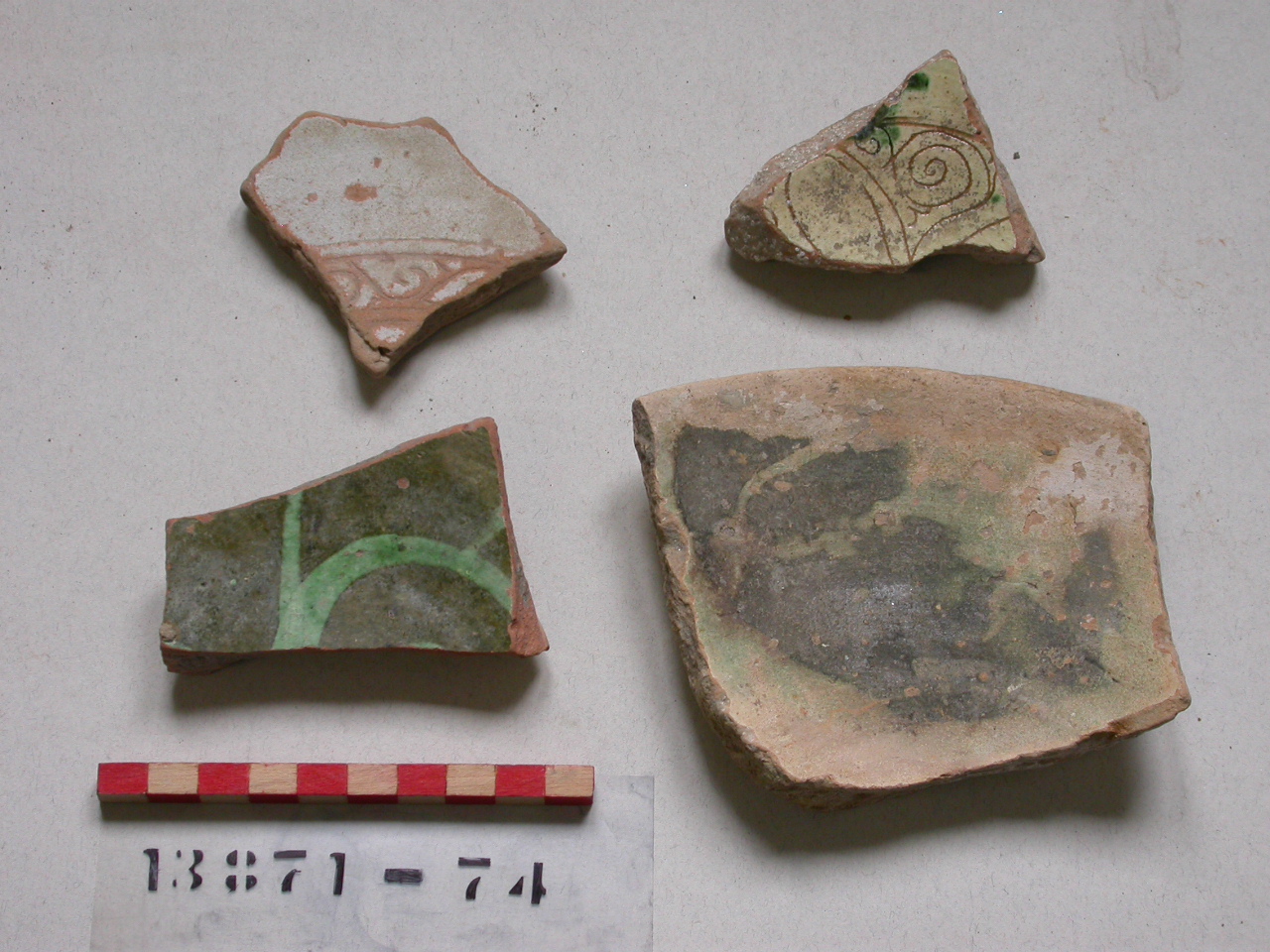 motivi decorativi geometrici (piatto, frammento) - ambito bizantino (sec. XII)