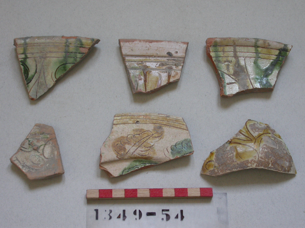 motivi decorativi geometrici (piatto, frammento) - ambito veneziano (sec. XVII)