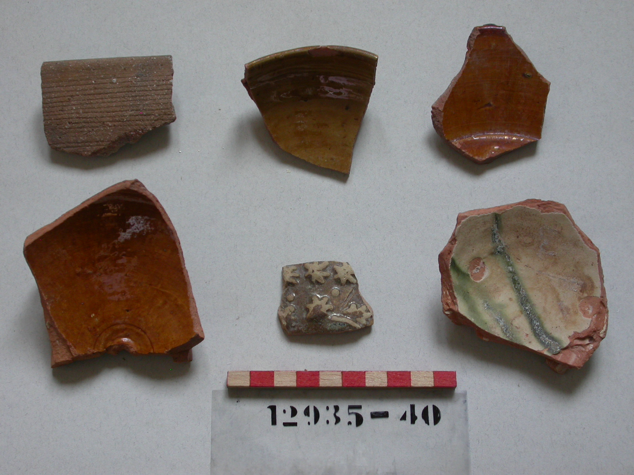 motivi decorativi geometrici (vaso, frammento) - ambito bizantino (sec. XII)