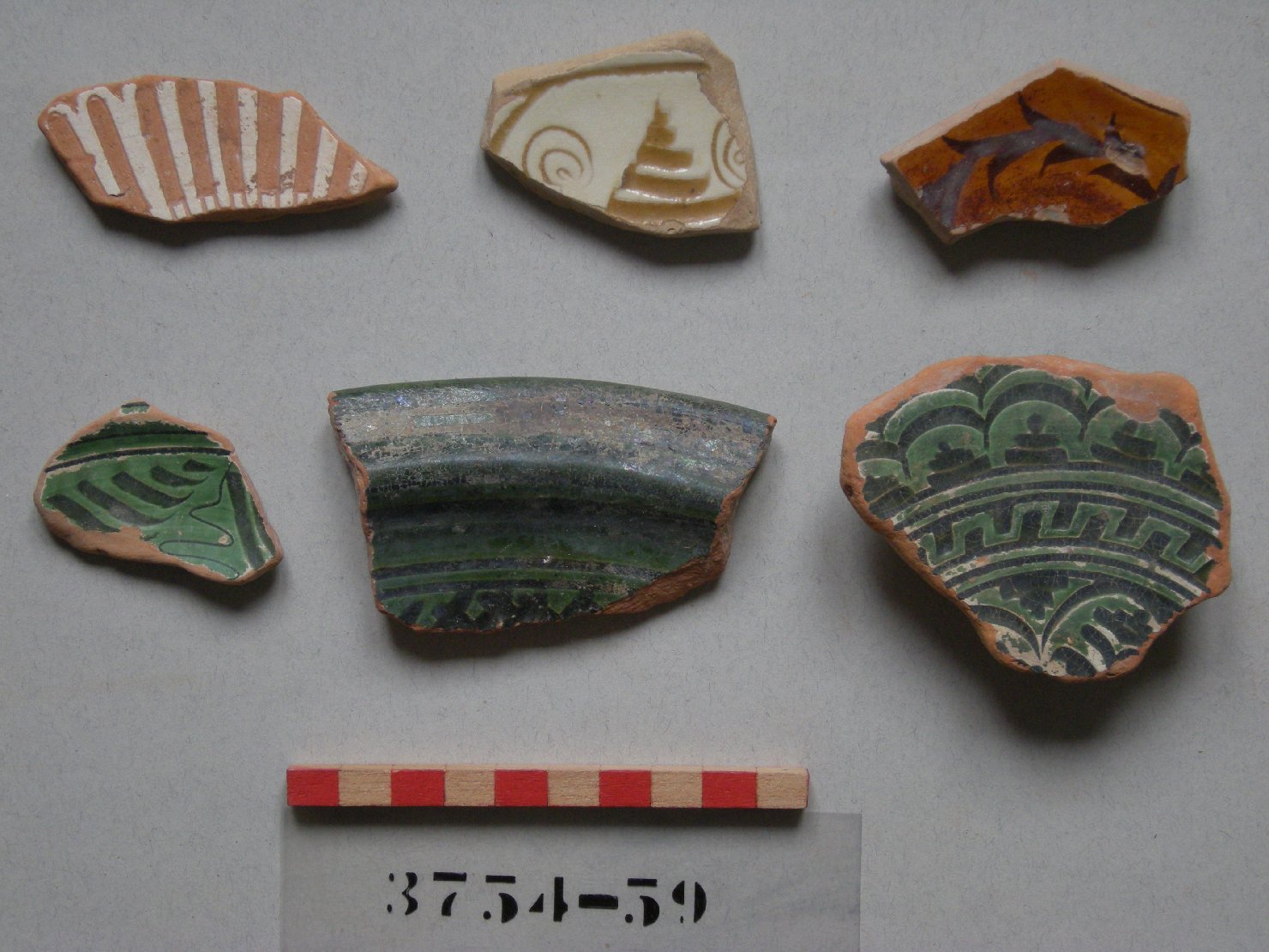 motivo decorativo geometrico (piatto, frammento) - ambito padano (secc. XVI/ XVII)