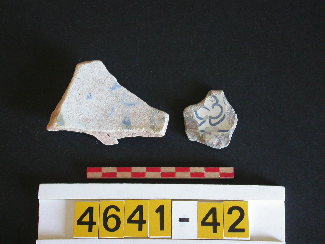 motivi decorativi vegetali (scodella, frammento) - ambito spagnolo (sec. XIV)