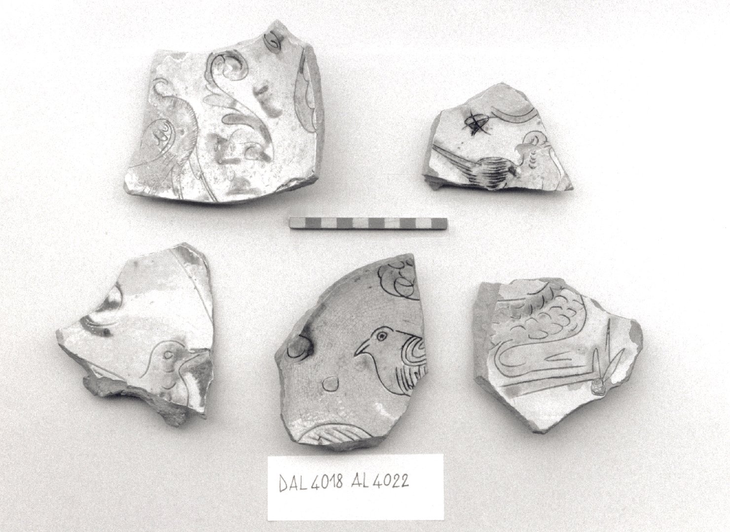 motivo decorativo zoomorfo (piatto, frammento) - ambito veneziano (secc. XVI/ XVII)