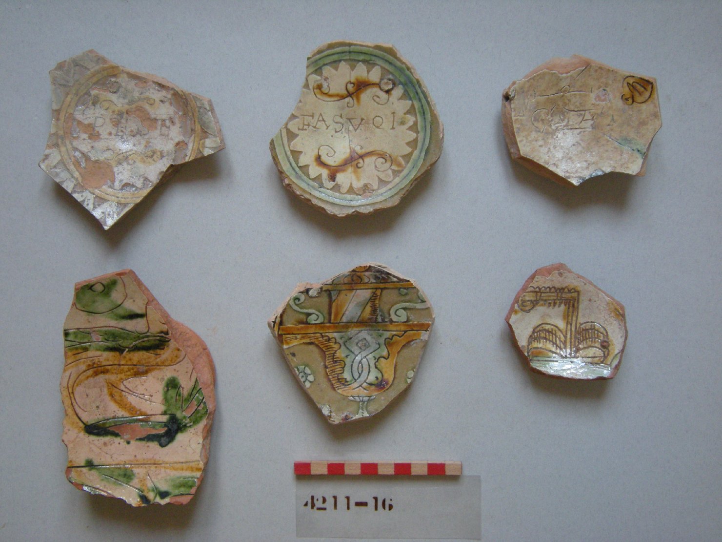 vaso (piatto, frammento) - ambito veneziano (secc. XVI/ XVII)