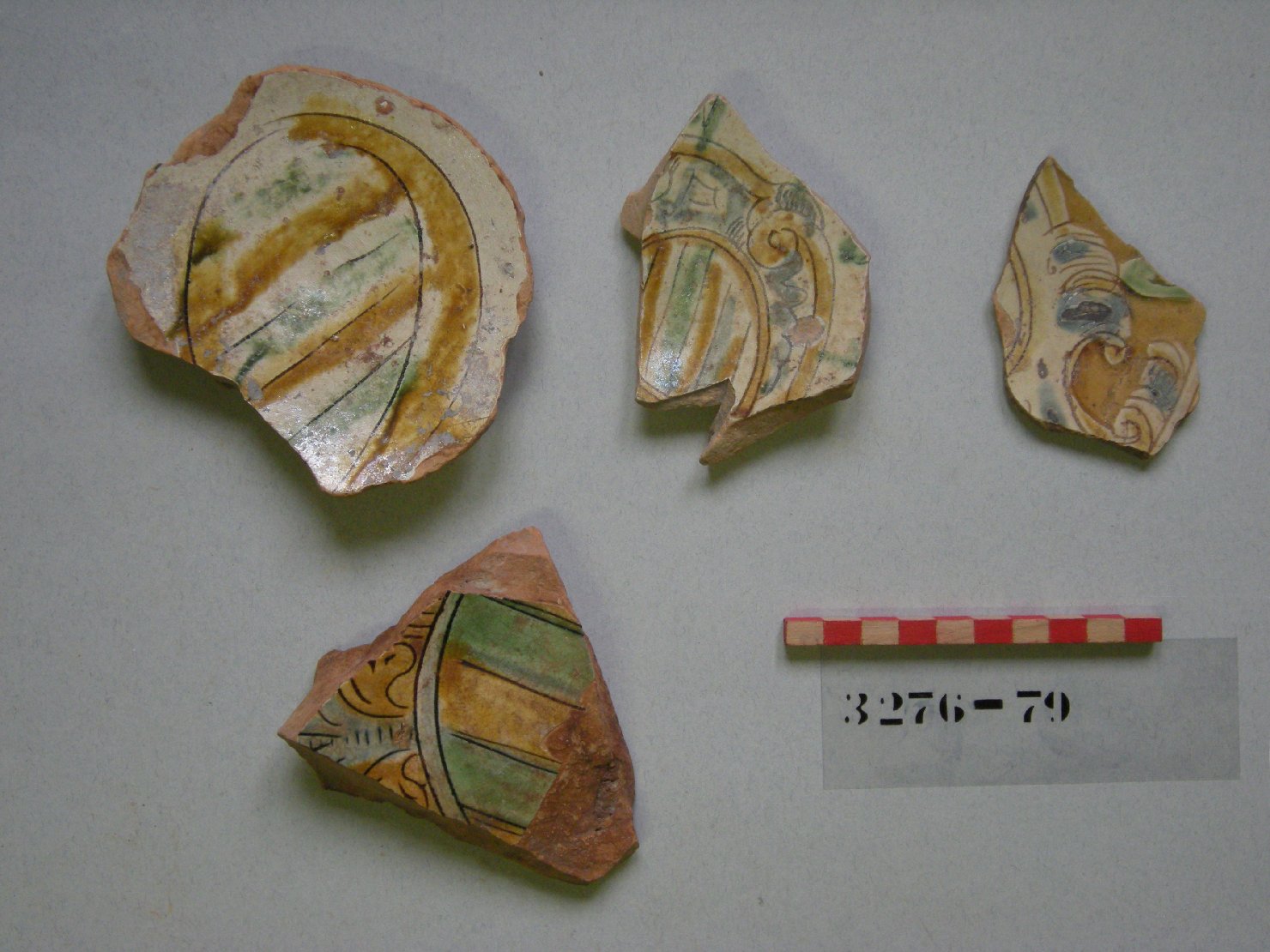 stemma (piatto, frammento) - ambito veneziano (secc. XVI/ XVII)