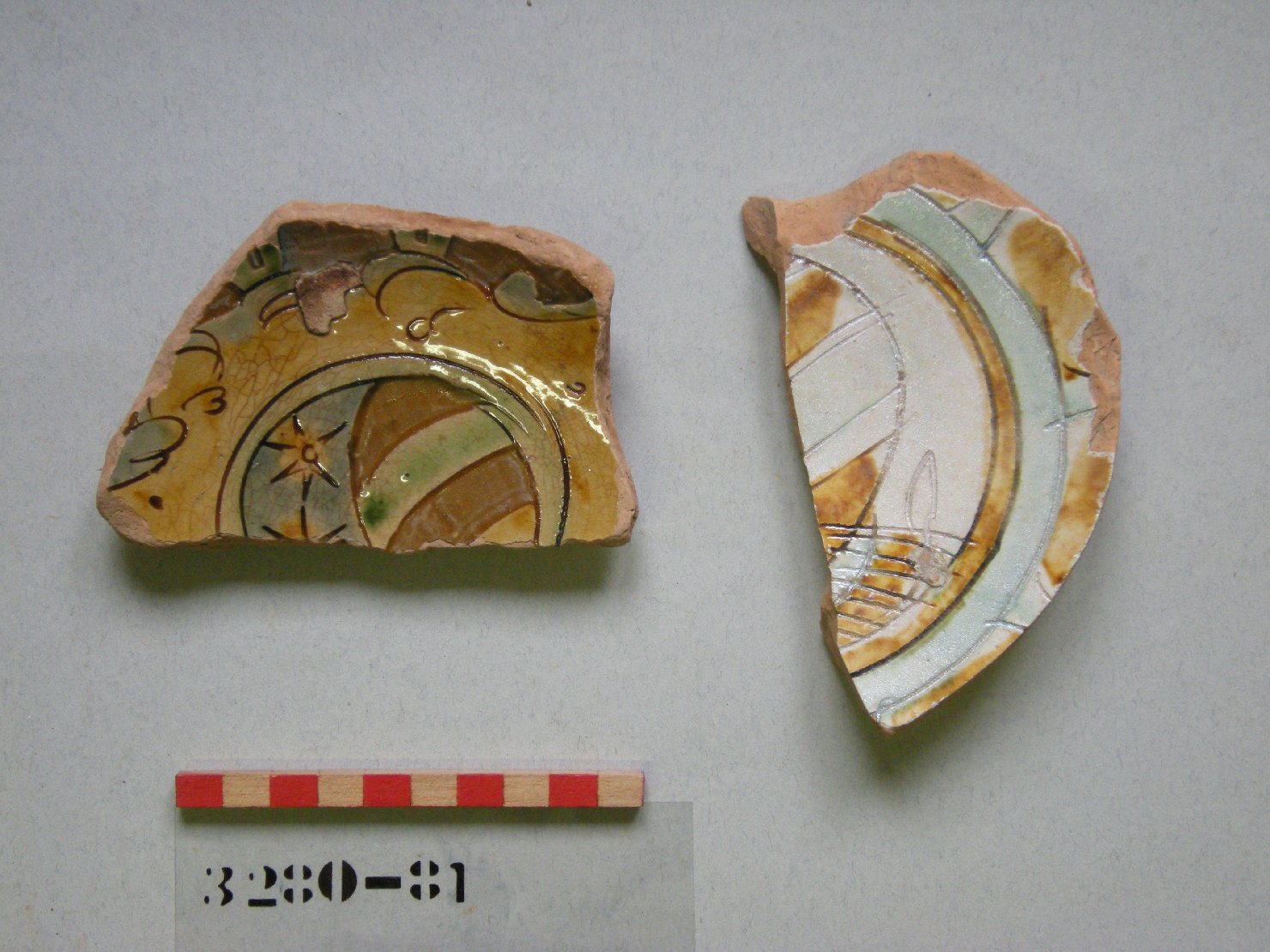 stemma (piatto, frammento) - ambito veneziano (secc. XVI/ XVII)