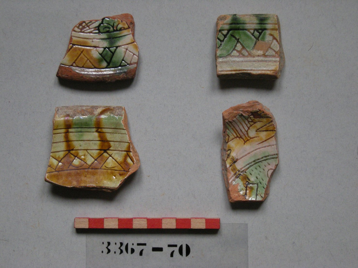 motivo decorativo geometrico (bacino, frammento) - ambito veneziano (sec. XVI)