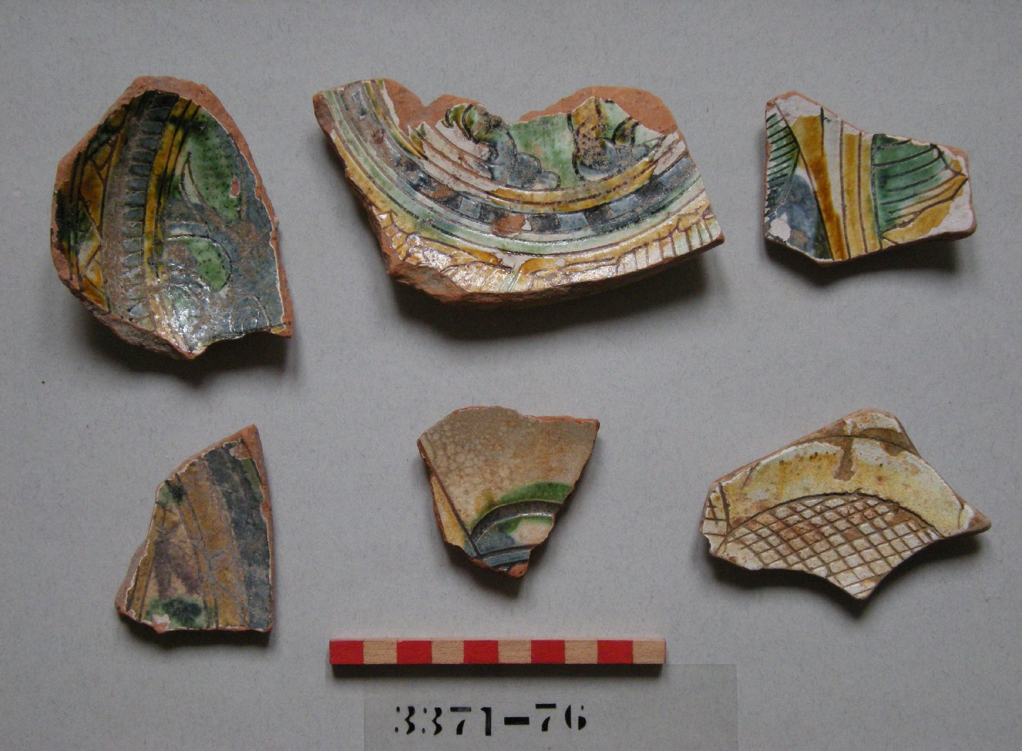 motivo decorativo geometrico (piatto, frammento) - ambito veneziano (sec. XVI)