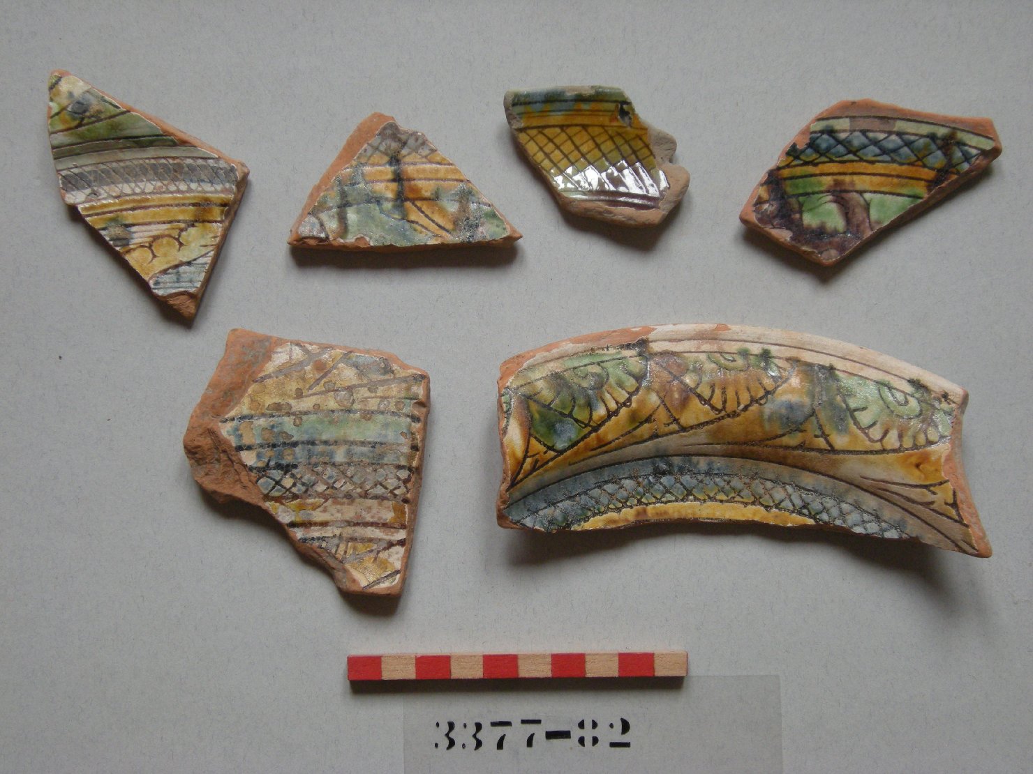 motivo decorativo geometrico (piatto, frammento) - ambito veneziano (sec. XVI)