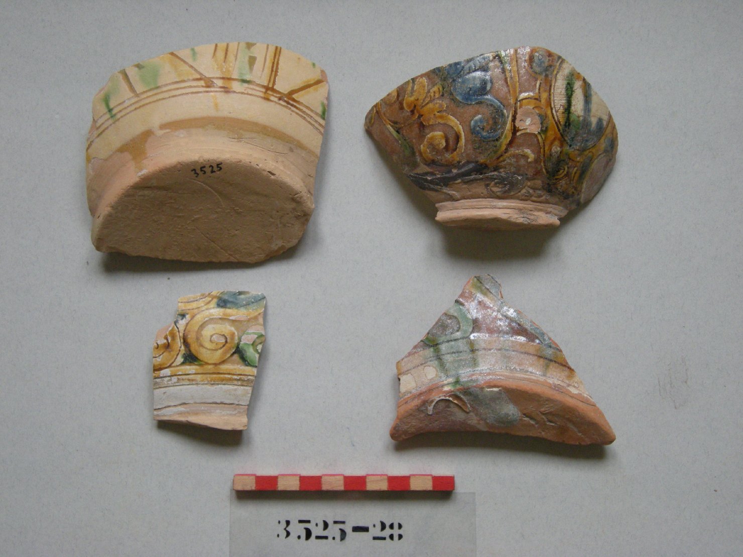 stemma (boccale, frammento) - ambito veneziano (secc. XVI/ XVII)