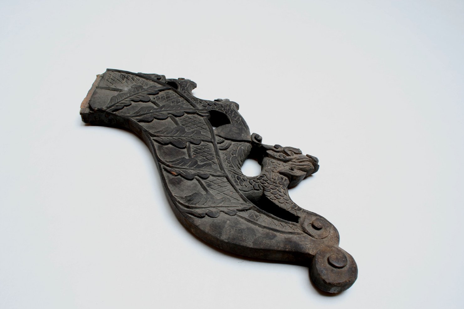 drago, foglie (piede di tavolo, opera isolata) - ambito siamese (fine/inizio secc. XIX/ XX)