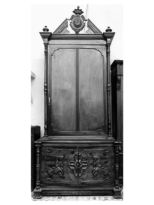 armadio da sacrestia - ambito pugliese (primo quarto sec. XX)