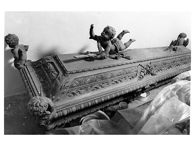 sarcofago - ambito pugliese (seconda metà sec. XIX)