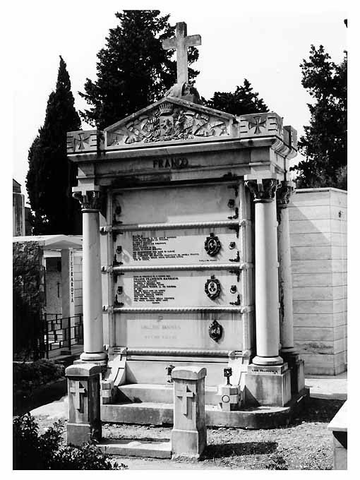 monumento funebre, opera isolata di Francavilla R - ambito Italia meridionale (sec. XX)