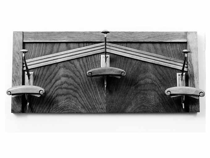 attaccapanni - da parete, serie di Cambellotti Duilio (sec. XX)