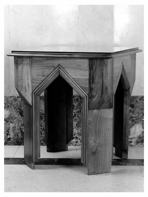 tavolino di Cambellotti Duilio (sec. XX)