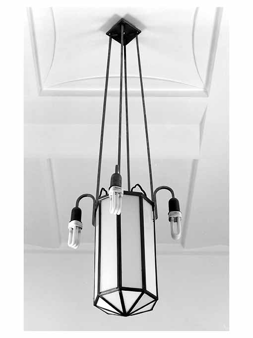 lampadario, serie di Cambellotti Duilio (sec. XX)