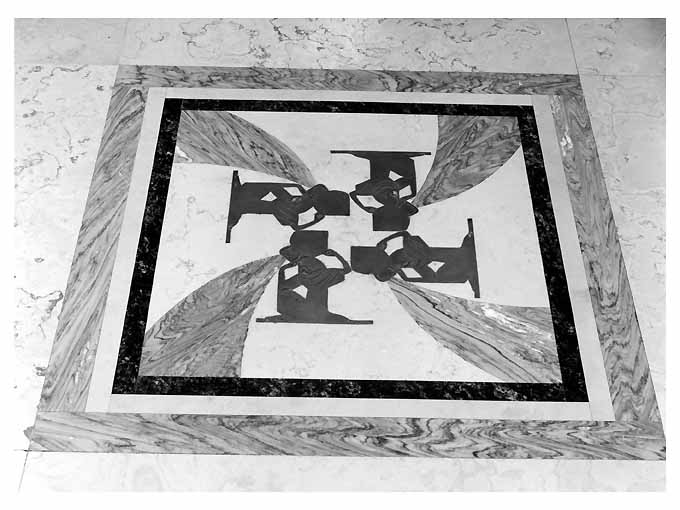 figura femminile con anfora (pavimento, opera isolata) di Cambellotti Duilio, Bassi Antonio (sec. XX)