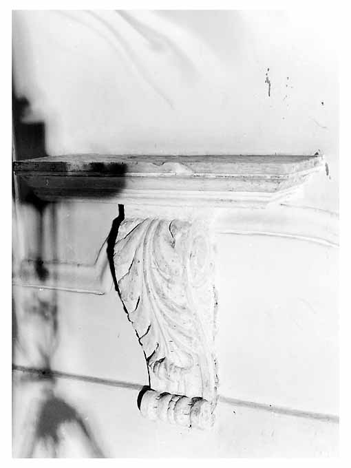 mensola, serie - ambito Italia meridionale (secc. XVII/ XVIII)