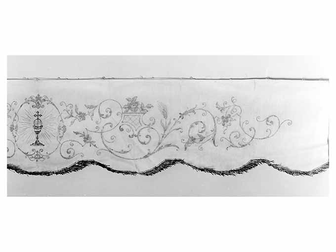 calice eucaristico (tovaglia d'altare) - manifattura pugliese (primo quarto sec. XX)