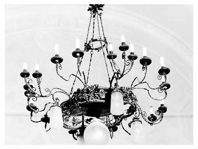 lampadario, opera isolata - ambito pugliese (fine/inizio secc. XIX/ XX)