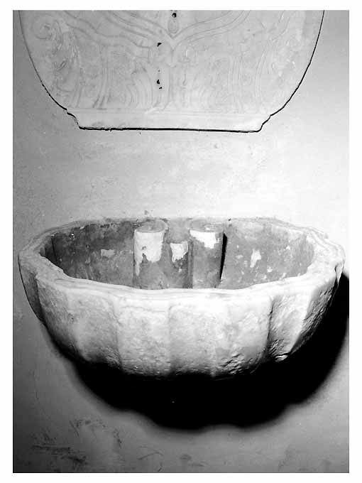 acquasantiera da parete - ambito Italia meridionale (seconda metà sec. XVIII)