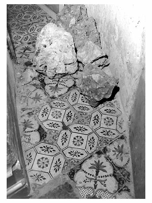 pavimento, frammento - ambito Italia meridionale (seconda metà sec. XIX)