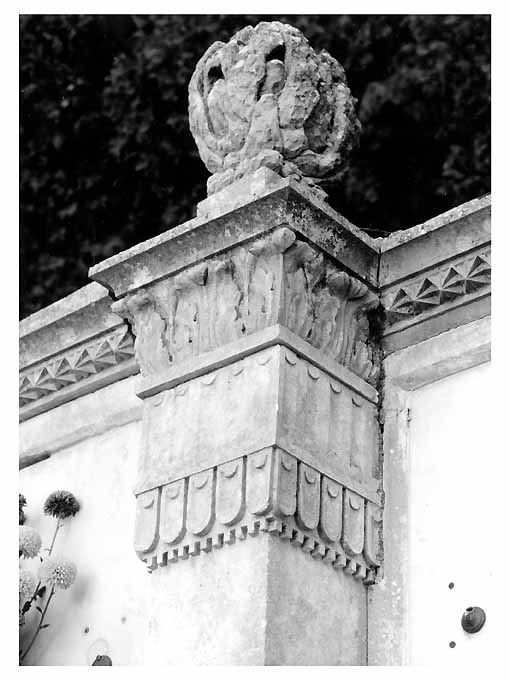 capitello di pilastro, serie - ambito Italia meridionale (inizio sec. XX)