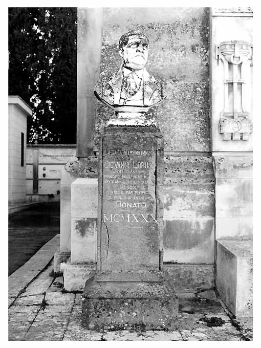 busto ritratto di Lorusso Michele (monumento funebre, opera isolata) di Accolti Gil Michele (attribuito) - ambito Italia meridionale (sec. XX)