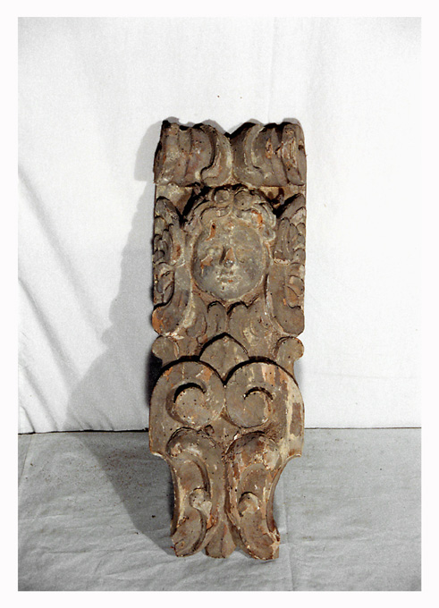 cornice, frammento - ambito pugliese (seconda metà sec. XVII)