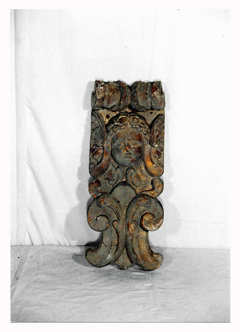 cornice, frammento - ambito pugliese (seconda metà sec. XVII)