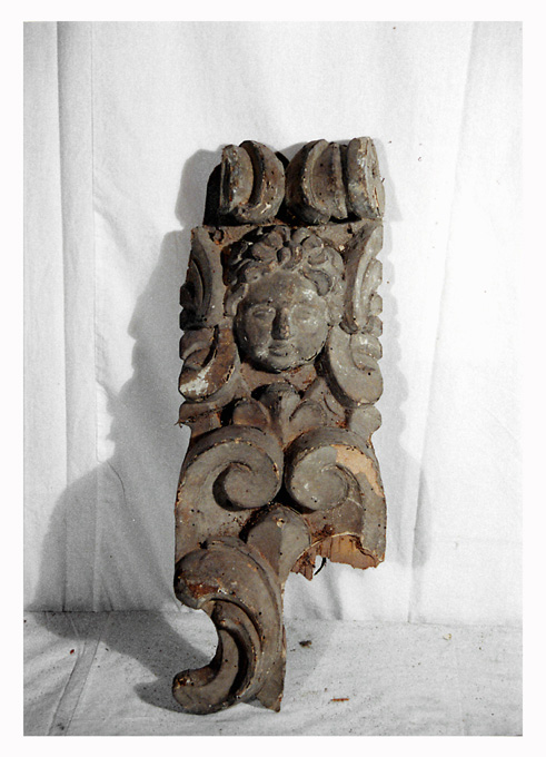 cornice, frammento - ambito pugliese (seconda metà sec. XVII)