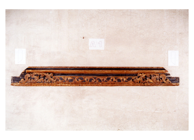 cornice, frammento - ambito pugliese (seconda metà sec. XVII)