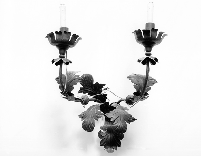 candeliere da parete, serie - ambito Italia meridionale (primo quarto sec. XX)