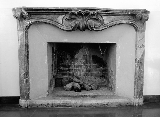 mostra di camino - ambito Italia meridionale (seconda metà sec. XVII)