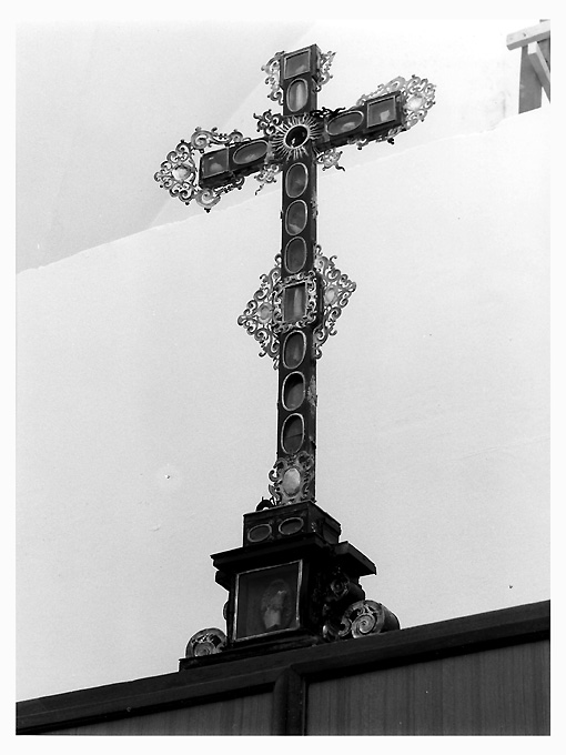 reliquiario - a croce - ambito bavarese (sec. XVII)