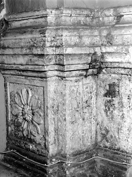 base di semipilastro - ambito salentino (prima metà sec. XVI)