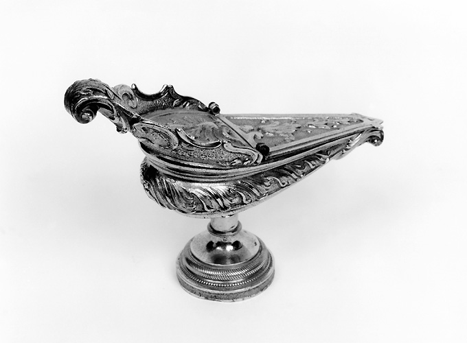 navicella portaincenso - bottega Italia meridionale (primo quarto sec. XX)