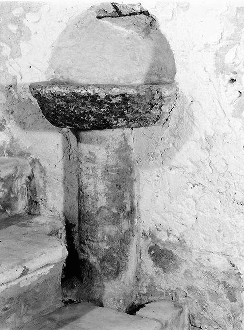 acquasantiera - a fusto - ambito salentino (sec. XII)