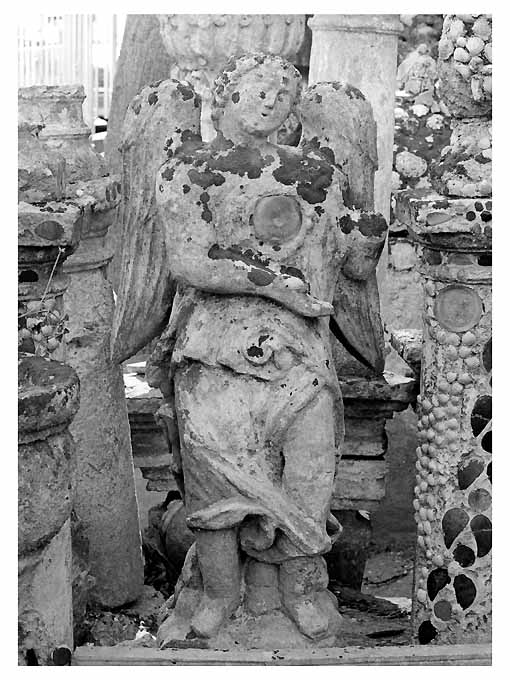 angelo (statua, elemento d'insieme) - ambito salentino (seconda metà sec. XVI)