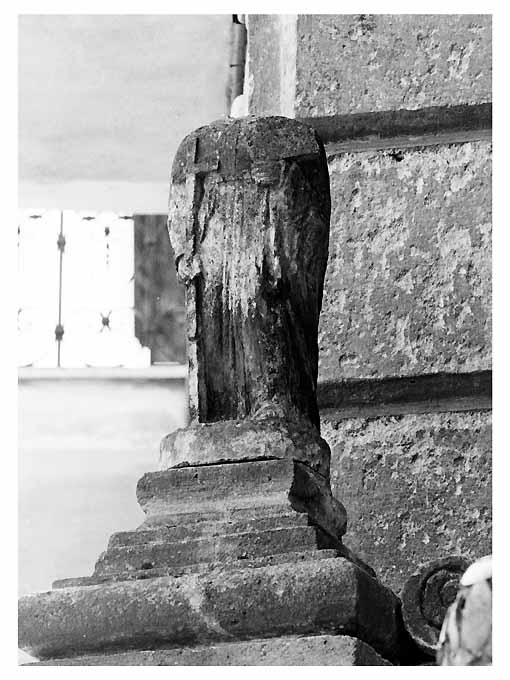 Santo (statua, elemento d'insieme) - ambito salentino (prima metà sec. XVI)