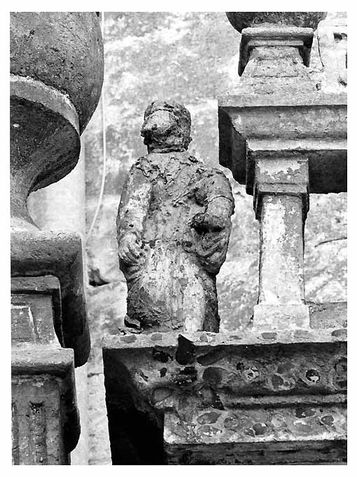 figura maschile (statua, elemento d'insieme) - ambito salentino (prima metà sec. XVI)