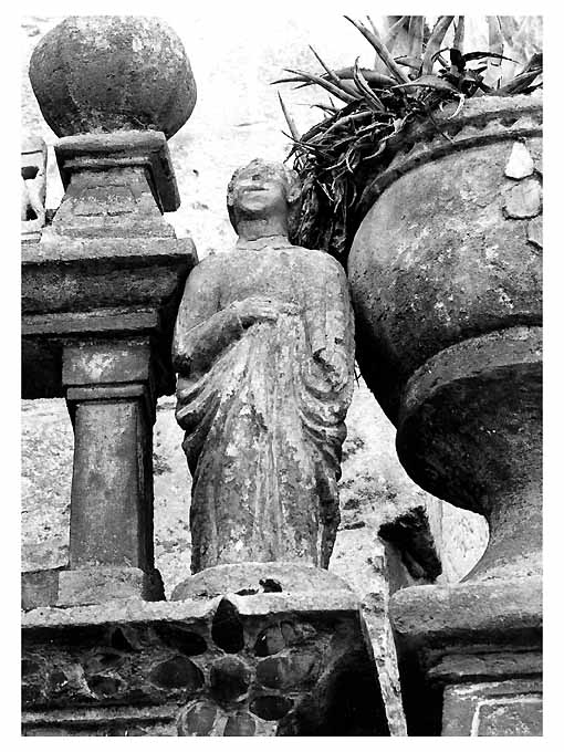 Santo (statua, elemento d'insieme) - ambito salentino (prima metà sec. XVI)