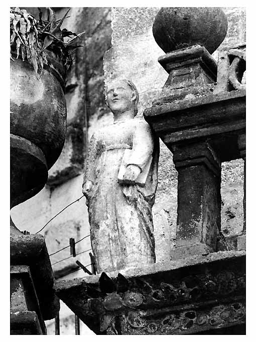 santo evangelista (statua, elemento d'insieme) - ambito salentino (prima metà sec. XVI)