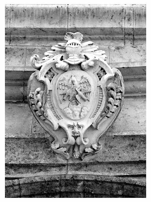 stemma gentilizio (rilievo) - ambito salentino (seconda metà sec. XVIII)