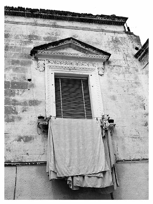 finestra - ambito salentino (metà sec. XVI)