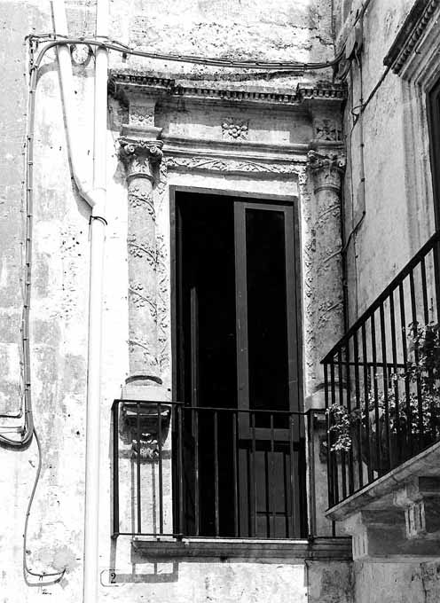 finestra - ambito salentino (inizio sec. XVII)