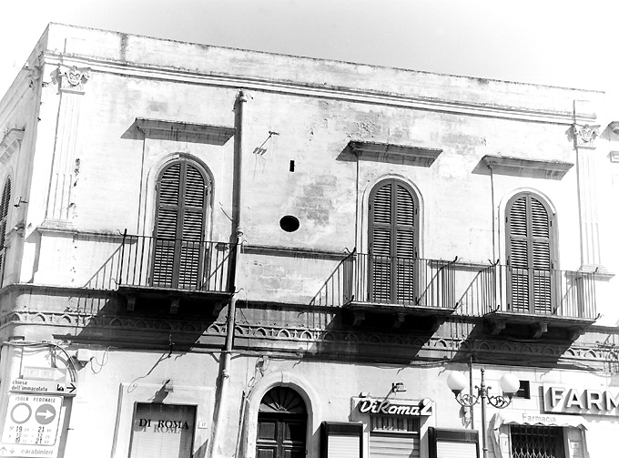 decorazione plastica, complesso decorativo - ambito pugliese (sec. XIX)