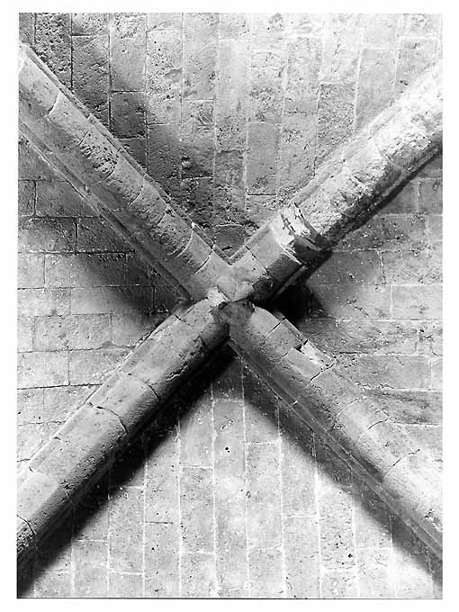 chiave di volta - ambito pugliese (secondo quarto sec. XIV)