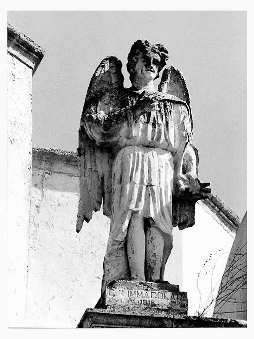 angelo con strumento della passione: tenaglia (statua) di Sparapane - ambito salentino (sec. XX)